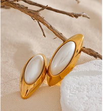 Serena Pearl Earrings